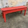 Panchine vintage azzurre e rosse