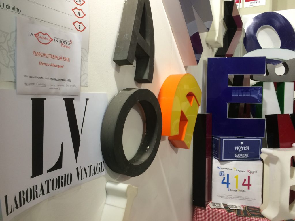 Allestimento stand 'Fiaschetteria La Pace' per 'La Toscana in bocca' Pistoia