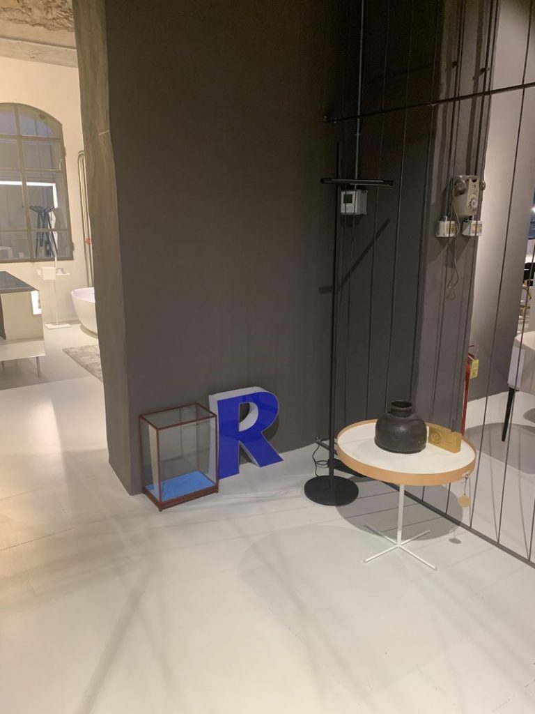 Fornitura complementi per Showroom Boffi - Firenze