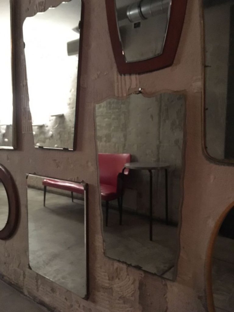La Ménagère - Firenze - parete a specchi