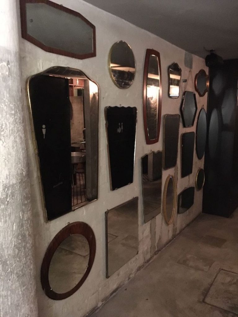 La Ménagère - Firenze - parete a specchi