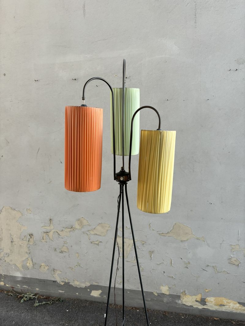 Lampada da terra vintage 3 paralumi colorati - SOLO NOLEGGIO - immagine 2