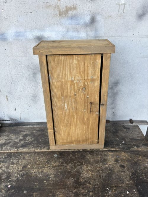 Bacheca pensile in legno - H57 L34 P20 cm