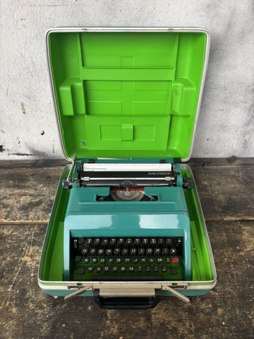 Macchina da scrivere Olivetti Studio 45