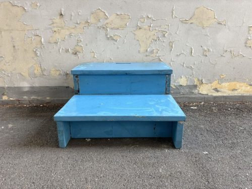 Scaletta vintage azzurra - H33 L60 P65 cm