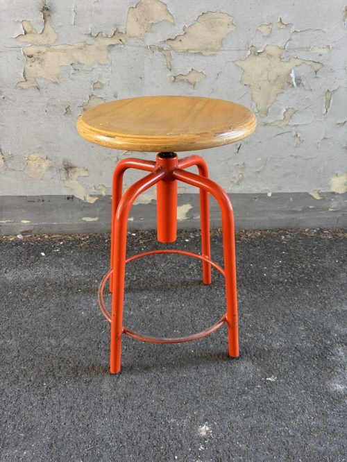 Sgabelllo vintage rosso