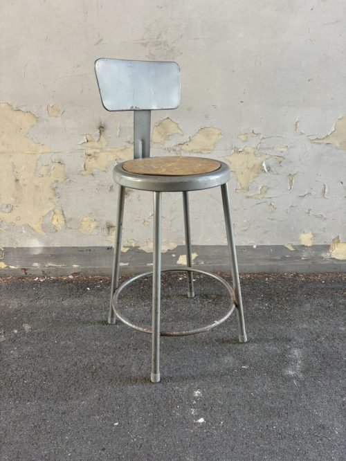 Sgabello vintage con schienale