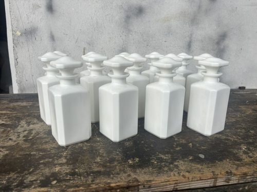 Vasi da farmacia in ceramica - SOLO NOLEGGIO