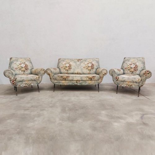 Salotto tessuto a fiori vintage