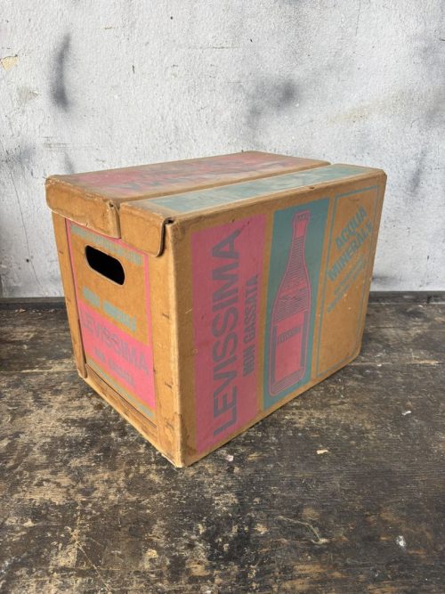 Scatola pubblicitaria acqua vintage