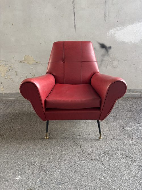 Poltrona vintage in similpelle rossa