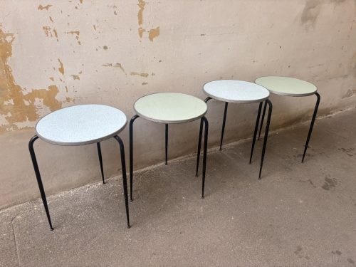 Tavolini da bar in formica verde e celeste - SOLO NOLEGGIO