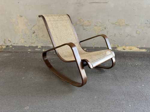 Sedia a dondolo design Luigi Crassevig